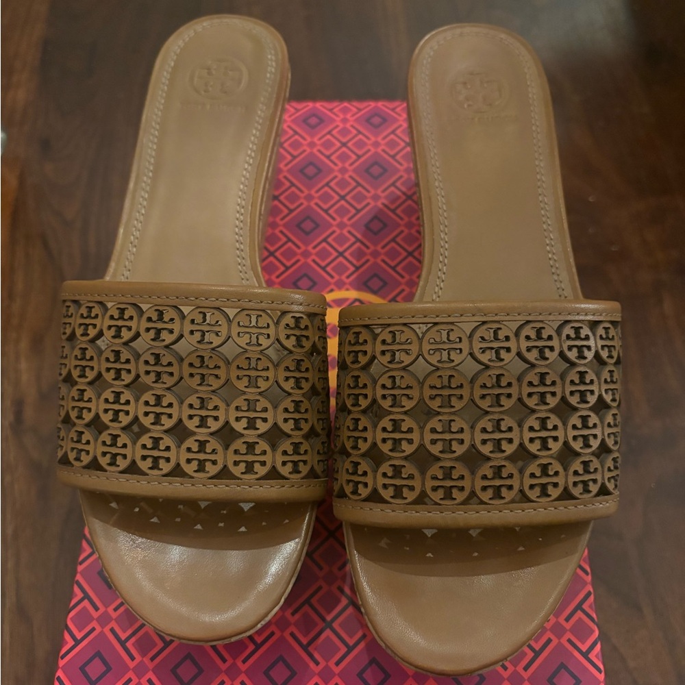 Tory Burch Elaine Wedge-Slide; Royal Tan